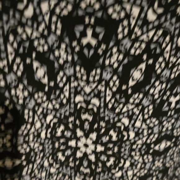 Black and White Sheath Dress with 3/4 Sleeves - Picture 3 of 3